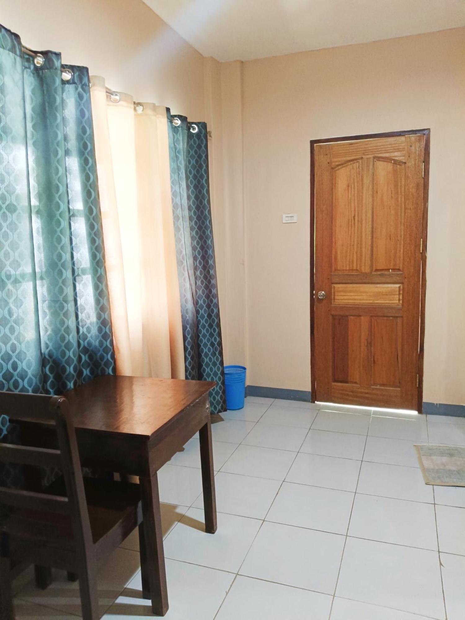 James Homestay Сікіхор Номер фото